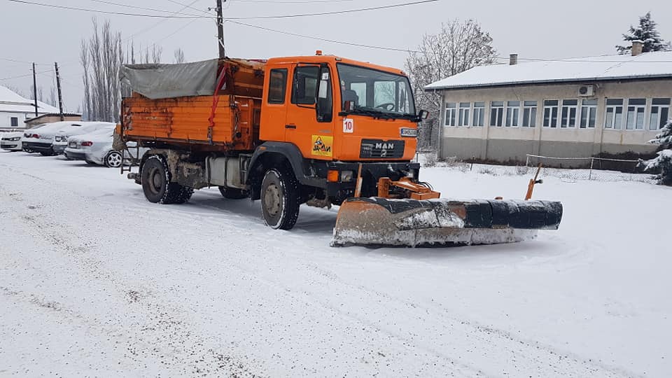 Росоман /  Зимската  служба редовно ги одржува патиштата 