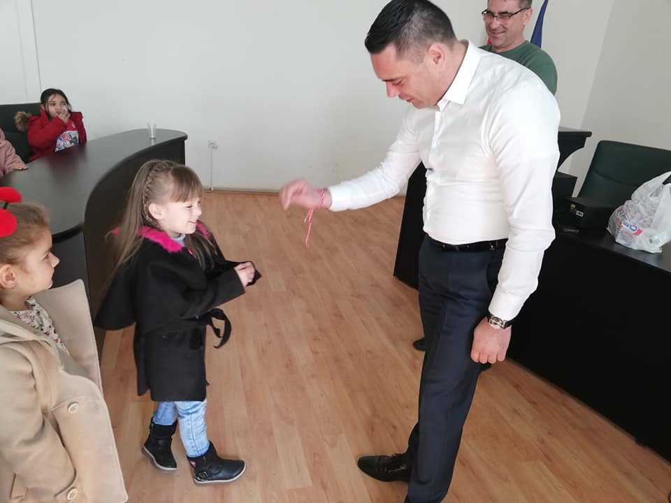 Градоначалник на Кавадарци / Јанчев на подарок доби мартинка