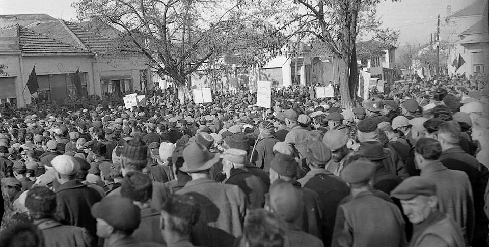 Стари фотографии на Кавадарци-Прослава 1948-ма на Плоштадот