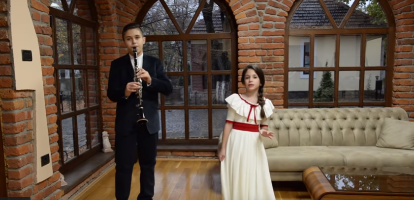 /Видео/Талиа и Никола или„Танини“ со нов   видео спот за „Две лири„