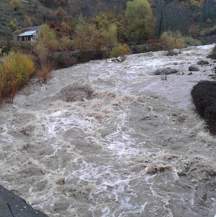 По дождот-Водата да се проврива