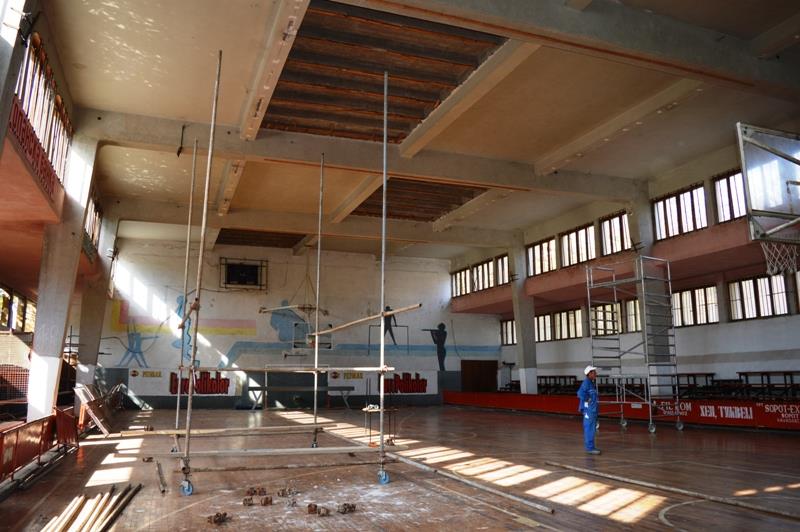 Внатрешна реконструкција на спортската сала „Партизан“.