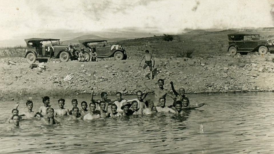 Стари фотографии на Кавадарци-Чорбаџиите на капење на Црна