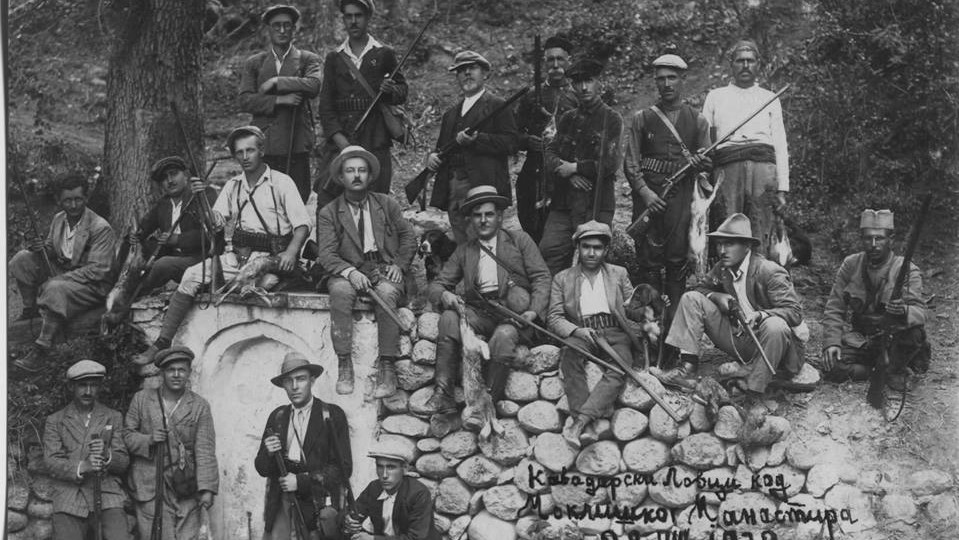 Стари фотографии на Кавадарци-кавадаречките ловџии