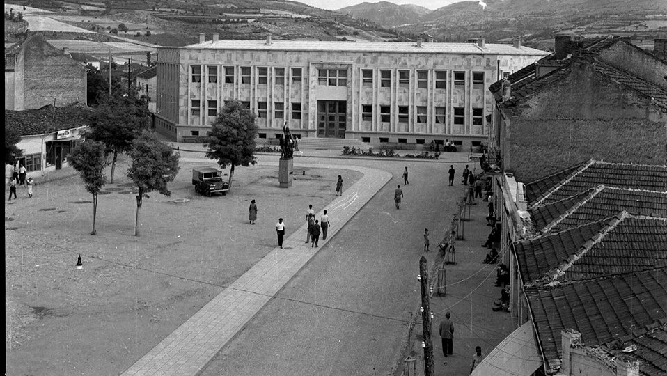 Стари фототографии на Кавадарци- кавадаречката чаршија во 1957 година.