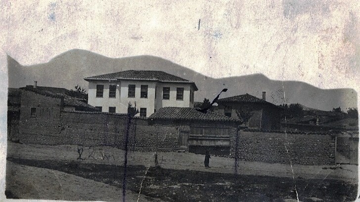 Стари фотографии на Кавадарци-Куќата на Трајче и Васил Филипови