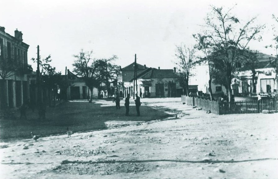 Стари фотографии на Кавадарци-Чаршијата 1951 година