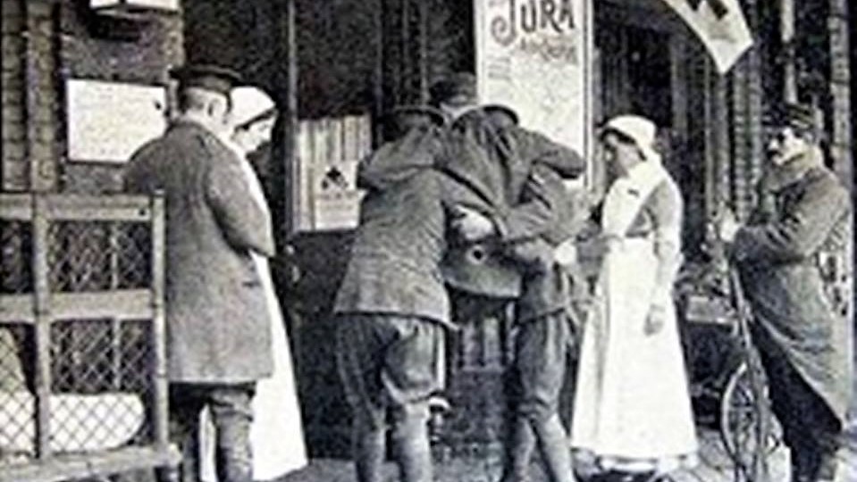 Стари фотографии на Кавадарци- На Плоштадот 1915 година
