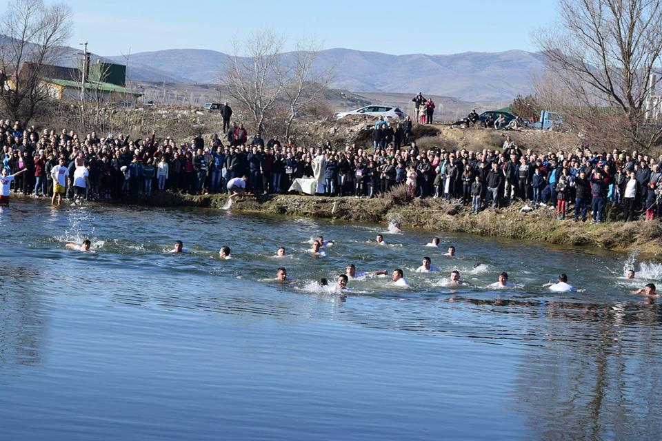 Водици во Росоман/ Бојан Јовановски прв до крстот