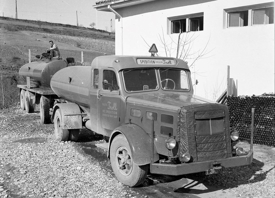 Стари фотографии на Кавадарци-извоз на вино во цистерни 1953-та