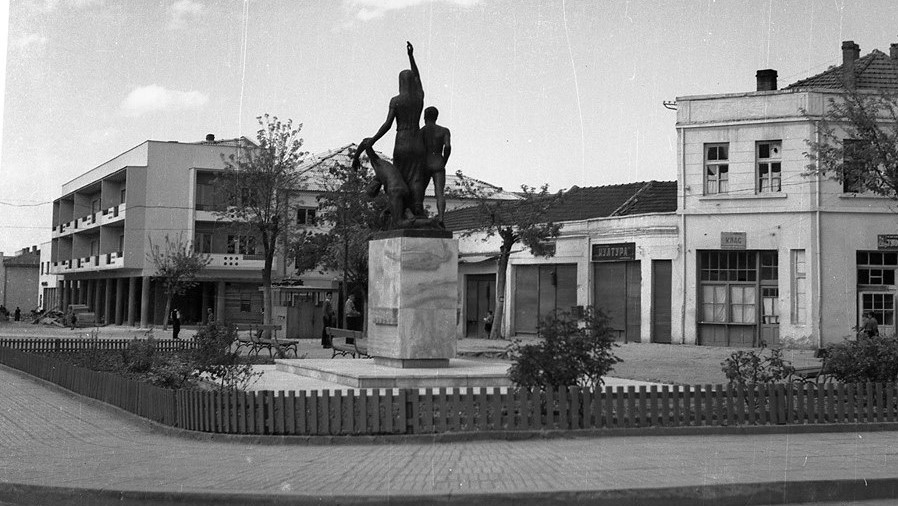 Стари фотографии на Кавадарци-чаршијата 1958 година