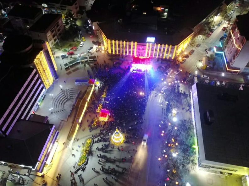 „Кавадарци заедно во новата година“ на Градскиот плоштад