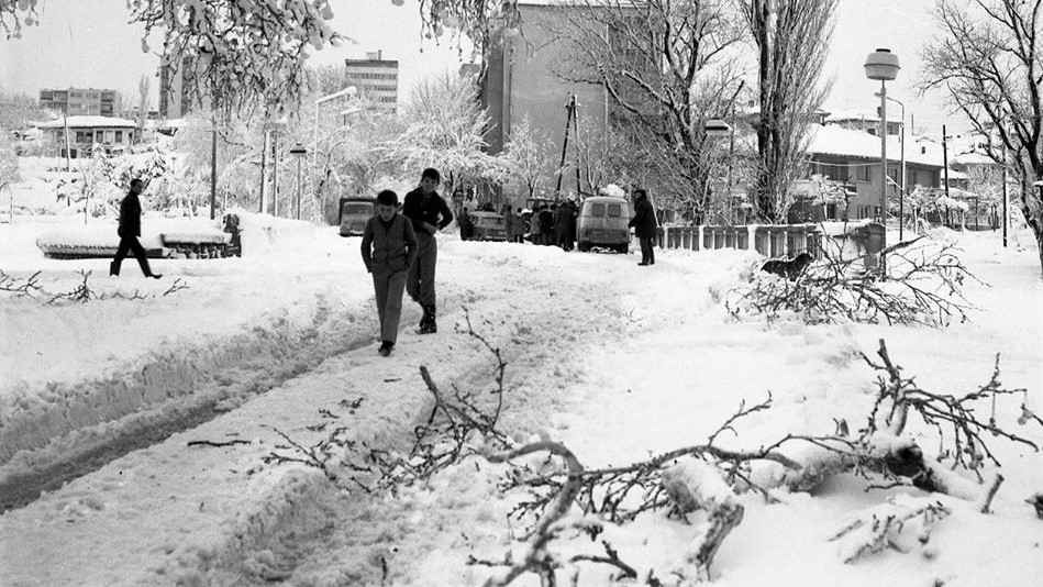 Стари фотографии на Кавадарци-Снег во јануари 1974 година