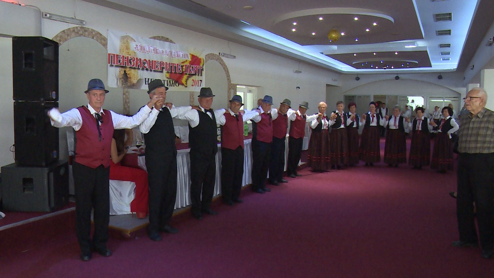(Видео) Пензионерите пеат во Неготино