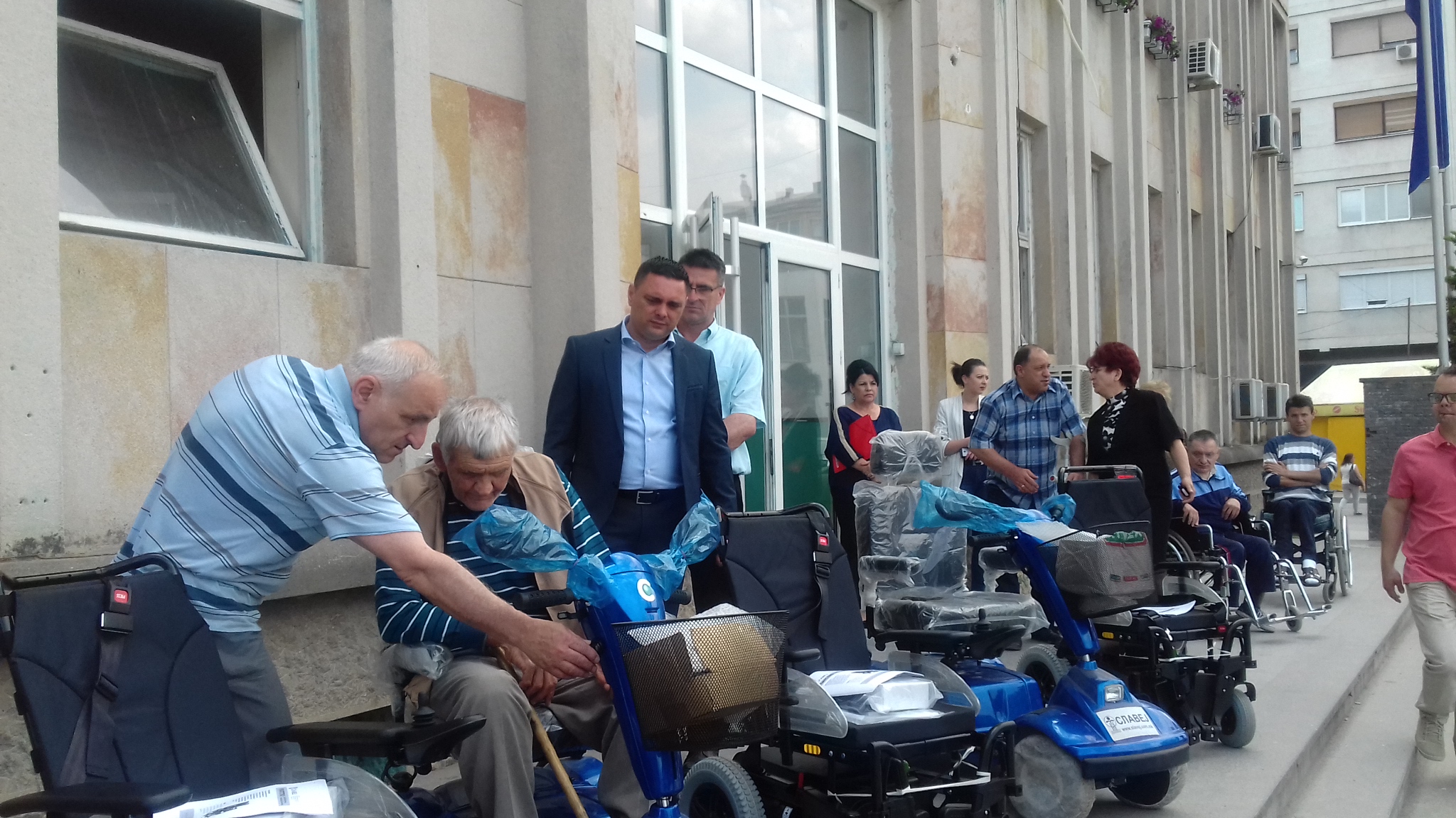 (Видео) Пет автоматизирани колички за инвалидизирани лица 