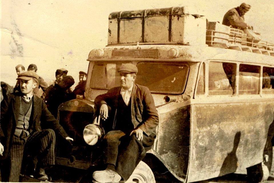 Стари фотографии на Кавадарци-Првиот кавадаречки автобус