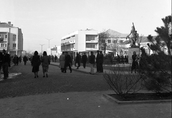 Стари фотографии на Кавадарци-Есенска прошетка 1958 година