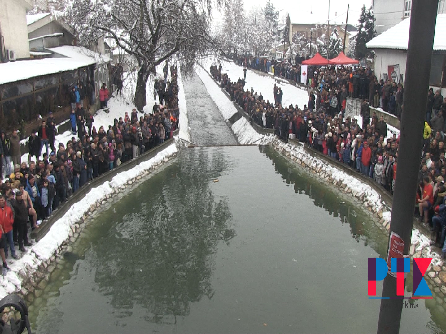 (Видео)  ВОДИЦИ -Осветени  водите на реката Луда Мара