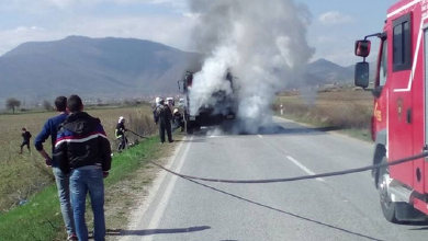 Се запали камион во движење