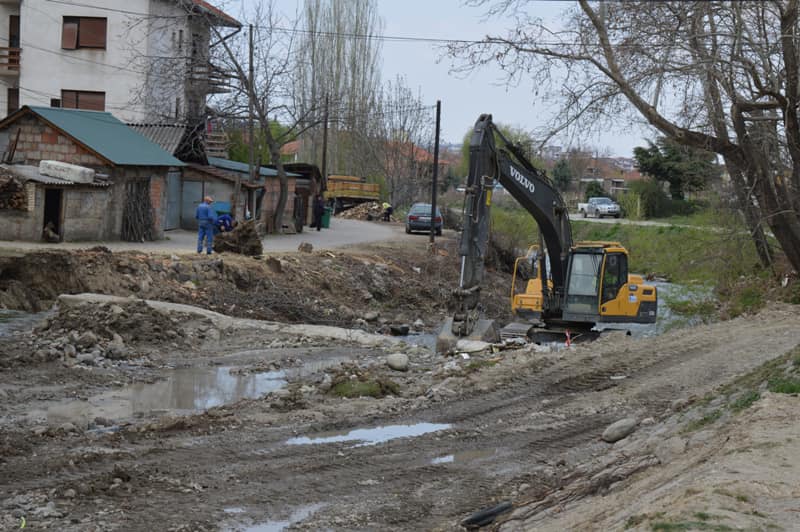 Општина Кавадарци /Изградба на кејот во Ваташа 