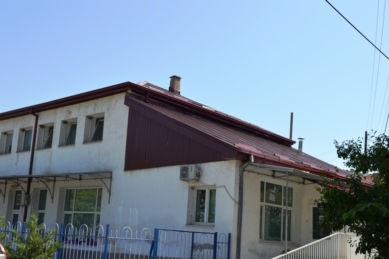 Општина Кавадарци / Реонструкција на покривот на Спомен Домот на културата во Ваташа