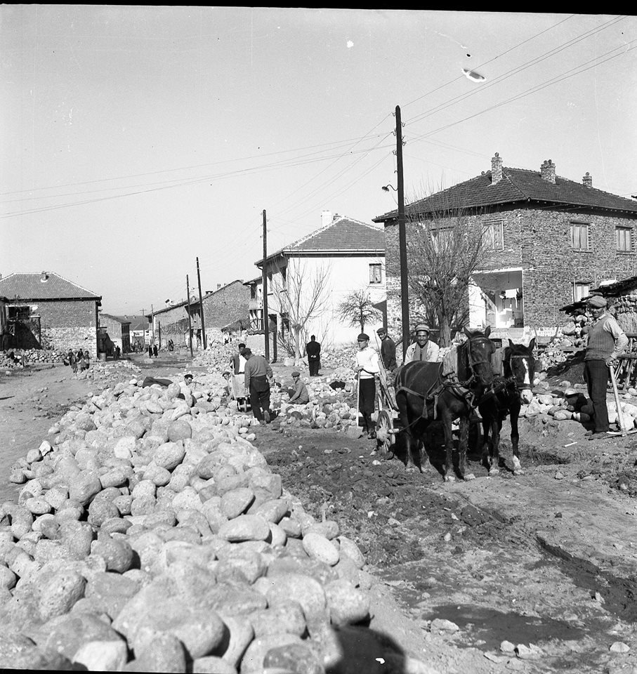 Стари фотографии на Кавадарци-Изградбата на Тиквешко востание (поранешна ЈНА) 1955-та