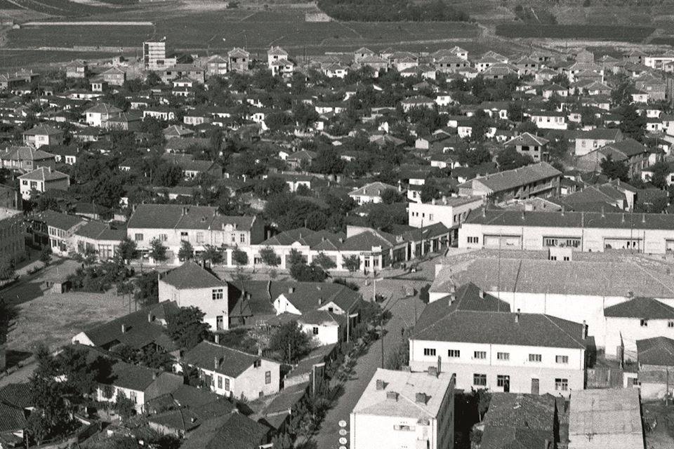 СТАРИ ФОТОГРАФИИ НА КАВАДАРЦИ-ГРАДОТ ОД ХЕЛИКОПТЕР 1961 ГОДИНА 