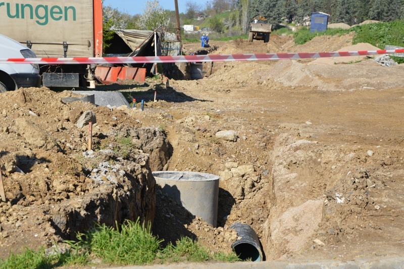 ЛС КАВАДАРЦИ/ НОВА ВОДОВОДНА И КАНАЛИЗАЦИОНА ЛИНИЈА НА „ЗАПАДЕН БУЛЕВАР„