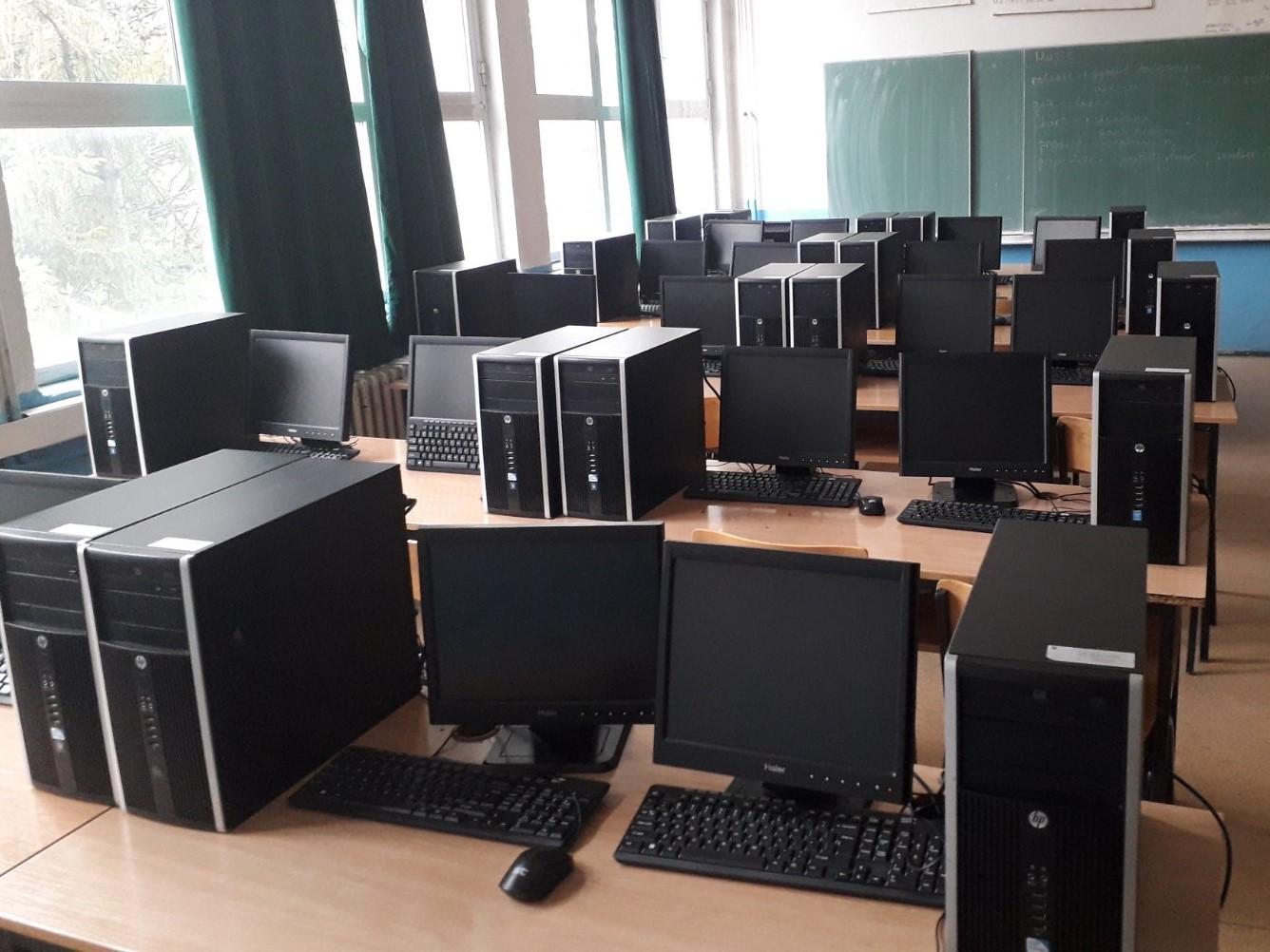 Дрекслмајер донира  300 компјутери за училиштата од регионот