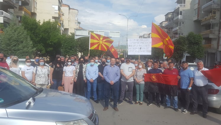 (Видео) KAВАДАРЦИ /ВМРО-ДПМНЕ И ГРАЃАНИТЕ ИЗЛЕГОА НА БЛОКАДА