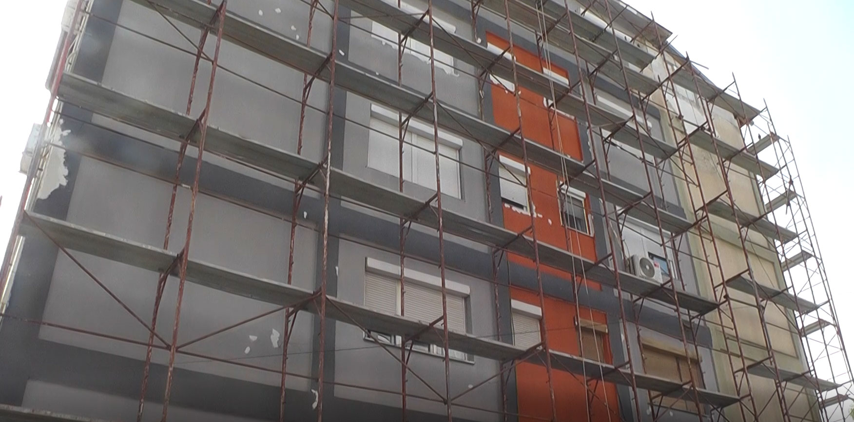(Видео) Ова година  се реконструираат 22 фасади на станбени згради во Кавадарци 