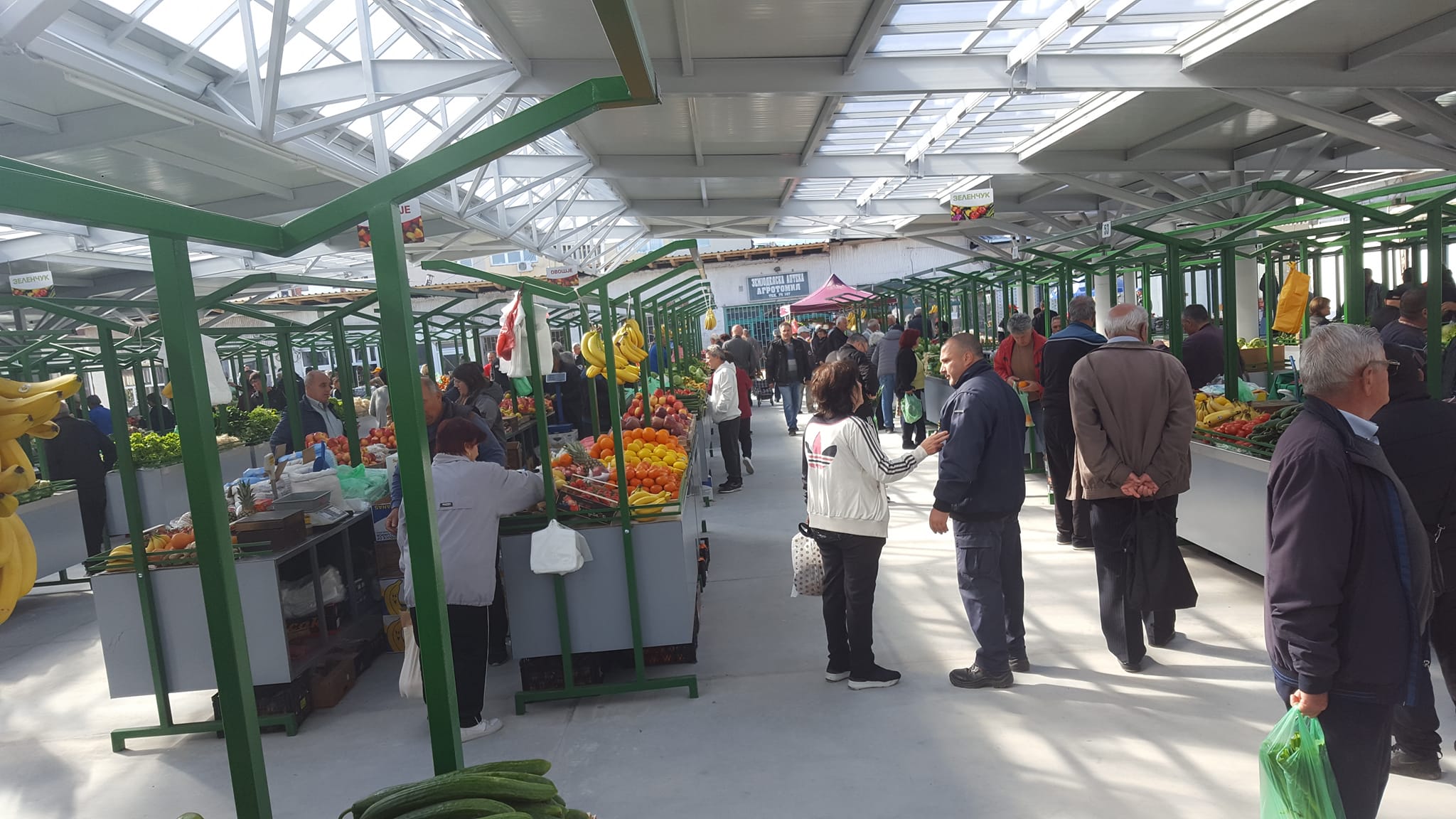 Анкета  /Започна со работа новиот Градски зелен пазар