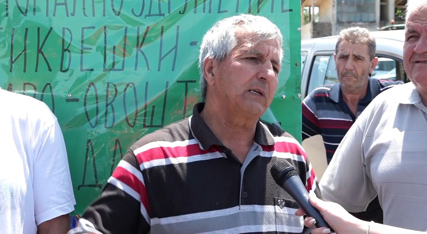  Протести на лозарите со блокада на патот Кавадарци-Неготино