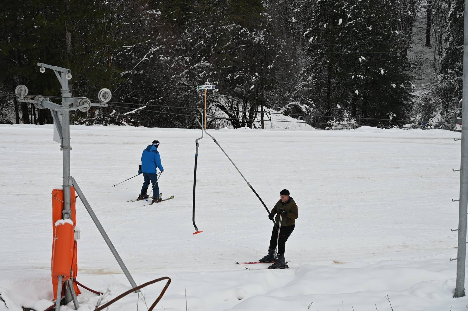 ЗИМСКИТЕ РАДОСТИ НА МИХАЈЛОВО ПРОДОЛЖУВААТ. ДЕНЕСКА СО  УЧЕНИЦИТЕ ОД ``Т.В.ПЕПЕТО``